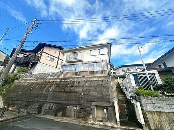 あたたかな陽が差し込み、優しい風が吹き込む陽当り・通風良好な立地です。