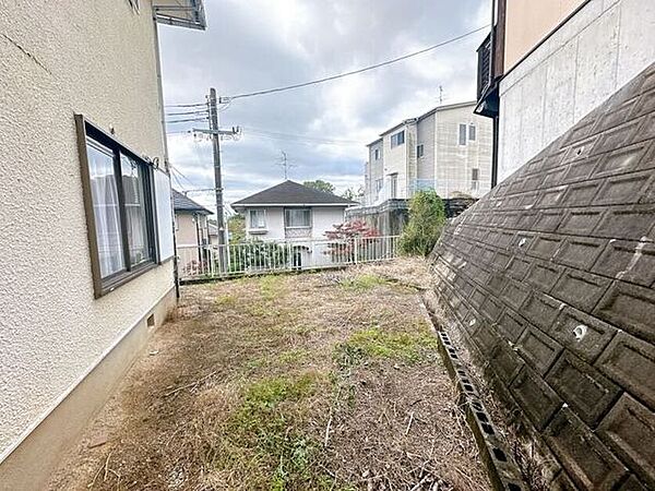 お庭付き住宅。家庭菜園やガーデニングなども楽しめます◎