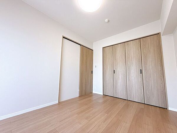 色合いに統一感のある、落ち着いた雰囲気のお部屋です。