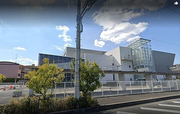 生駒市図書館南分館 770m