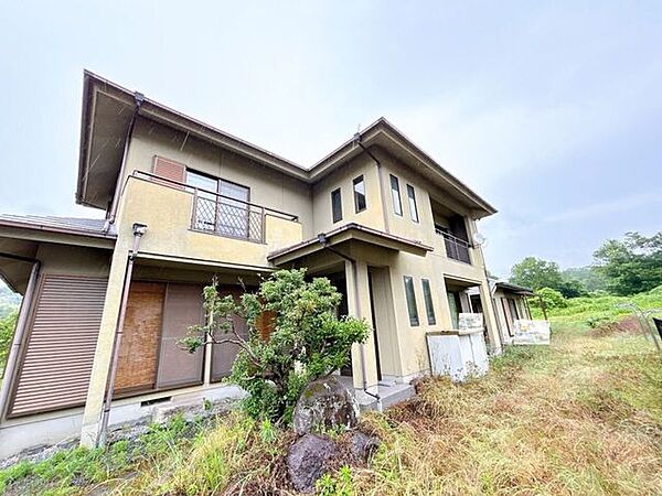 あたたかな陽が差し込み、優しい風が吹き込む陽当り・通風良好な立地です。