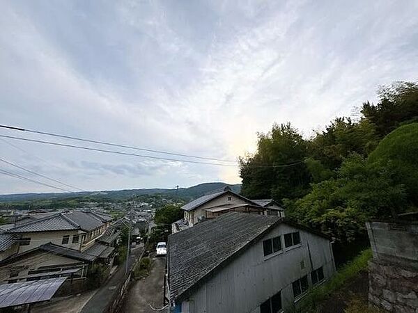 周辺に高い建物がなく日当たり良好な立地です。