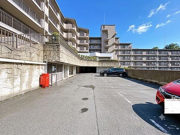 ハイルーフ車可能なので、高さのあるお車の駐車も安心です。※空き確認要