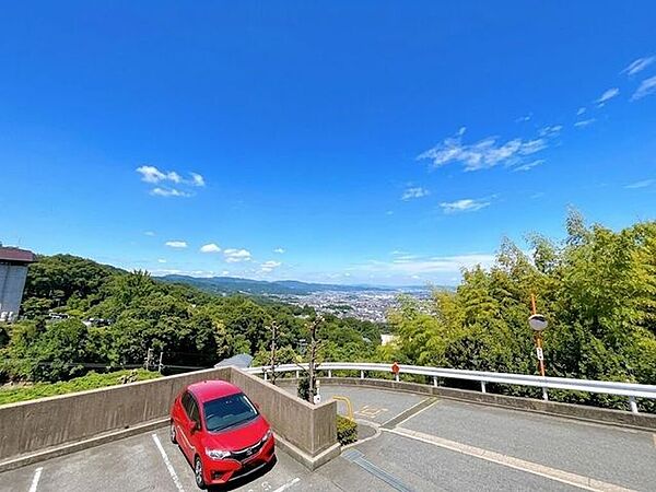 付近には緑や山など多く、豊かな自然の風景を望んでいただけます◎