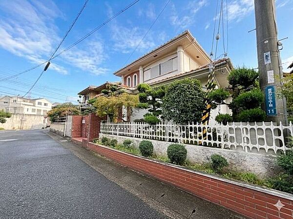 静かで落ち着いた閑静な住宅地です。子育て世代の生活環境としても最適です◎