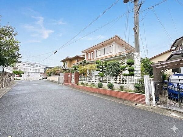あたたかな陽が差し込み、優しい風が吹き込む陽当り・通風良好な立地です。