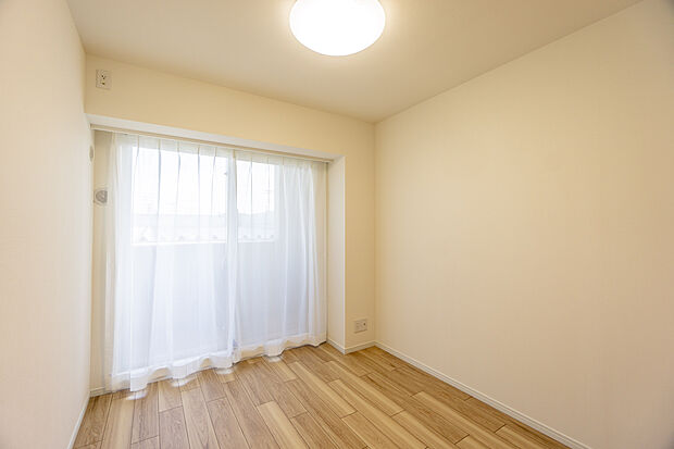 各居室にはクローゼットを完備し、広々と使えます！プライベートルームはゆったり快適に。