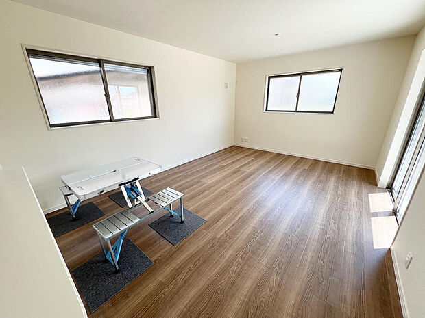 ☆大変明るいリビング☆広々した空間で家族との大切な時間をお過ごしください！！