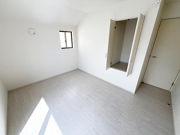 ☆各部屋大型収納完備☆子供部屋・主寝室にお好きにコーディネートしよう!!