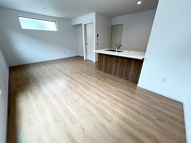 ☆大変明るいリビング☆広々した空間で家族との大切な時間をお過ごしください！！