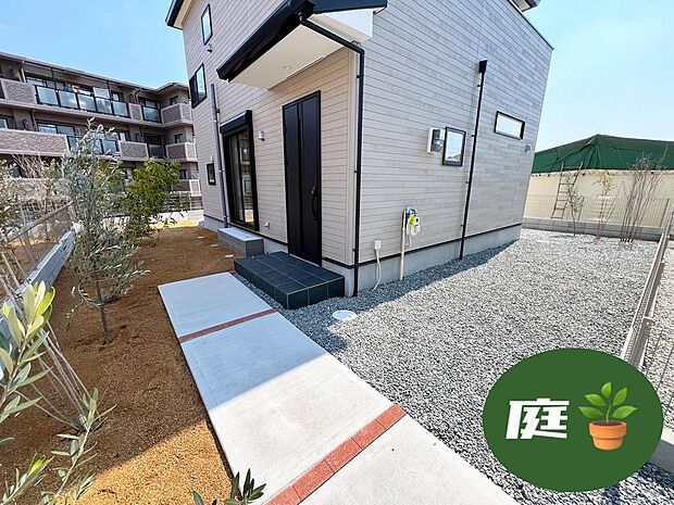 ☆おススメスポット♪ガーデニング・芝生・ウッドデッキ・・・夢が広がりますね〜(^^♪