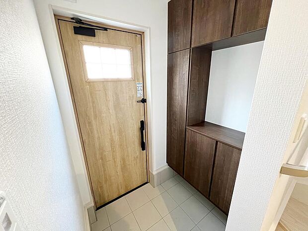 ☆大型シューズクローゼットがあります☆便利です!!