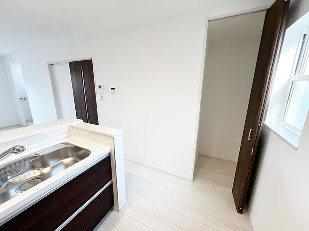 ☆キッチン横の収納☆