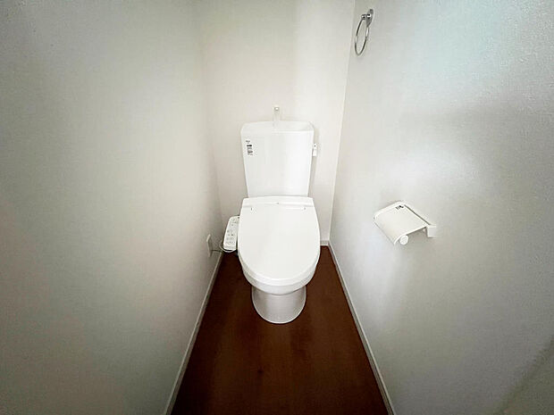 ☆ウレシイシャワートイレ☆1階・2階に完備!パパとのトイレ争いに終止符!!