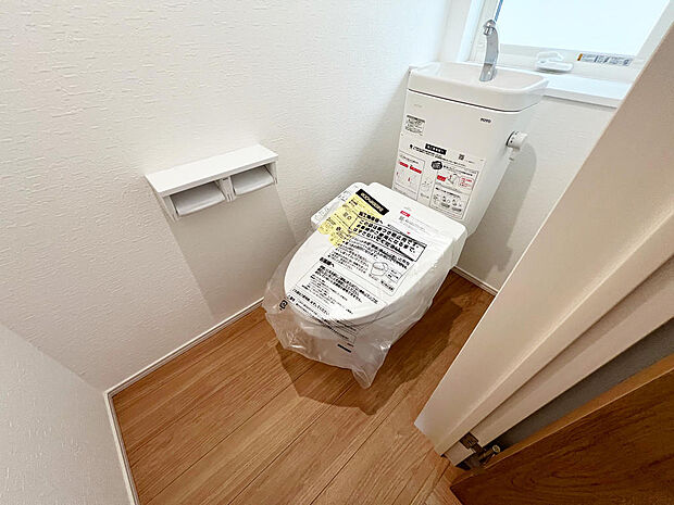 ☆ウレシイシャワートイレ☆1階・2階に完備!パパとのトイレ争いに終止符!!