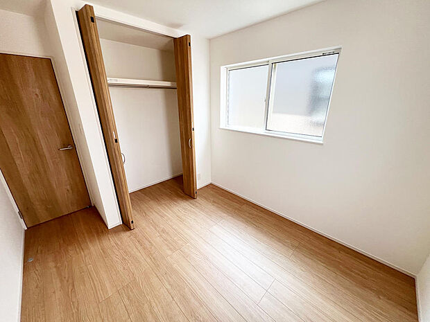 ☆各部屋大型収納完備☆子供部屋・主寝室にお好きにコーディネートしよう!!