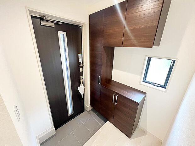 ☆大型シューズクローゼットがあります☆便利です!!