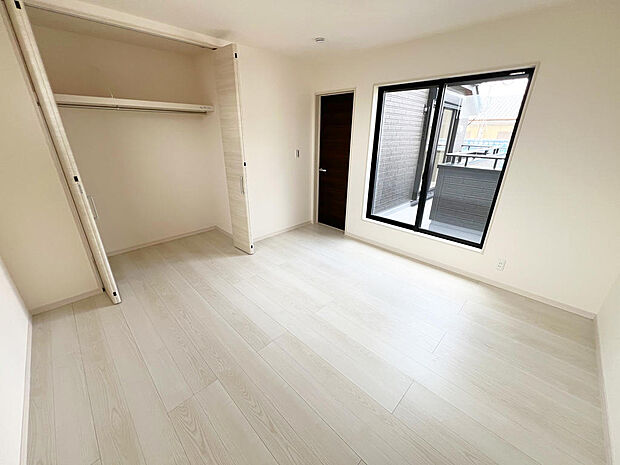 ☆各部屋大型収納完備☆子供部屋・主寝室にお好きにコーディネートしよう!!