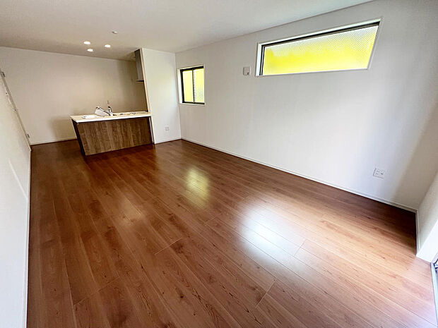 ☆大変明るいリビング☆広々した空間で家族との大切な時間をお過ごしください！！