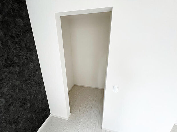 ☆ウォークインクローゼット☆テレワーク・趣味部屋でも！！