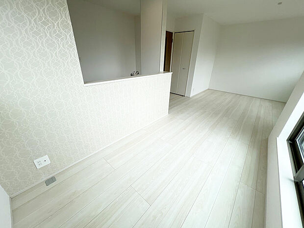 ☆大変明るいリビング☆広々した空間で家族との大切な時間をお過ごしください!!