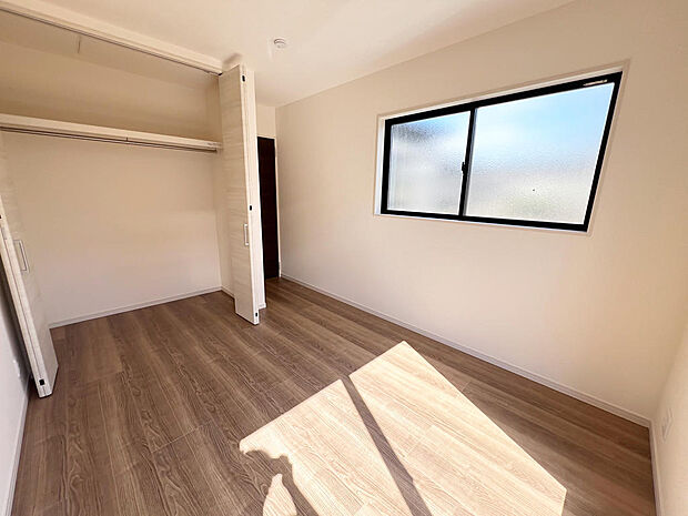 ☆各部屋大型収納完備☆子供部屋・主寝室にお好きにコーディネートしよう！！