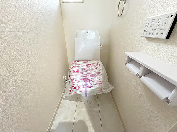 ☆ウレシイシャワートイレ☆1階・2階に完備！パパとのトイレ争いに終止符！！