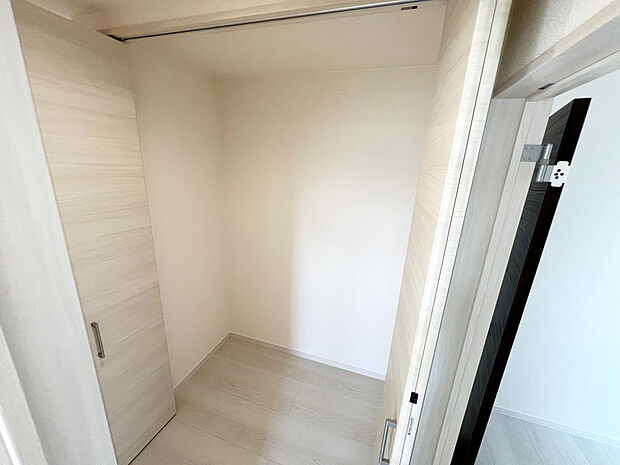 ☆２階☆廊下にある収納☆