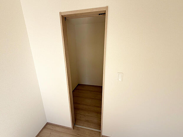 ☆ウォークインクローゼット☆テレワーク・趣味部屋でも！！