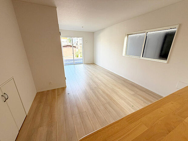 ☆大変明るいリビング☆広々した空間で家族との大切な時間をお過ごしください！！