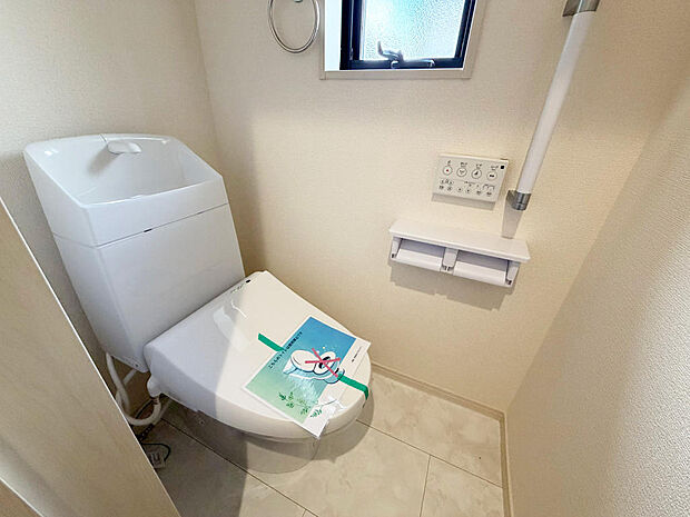 ☆ウレシイシャワートイレ☆1階・2階に完備!パパとのトイレ争いに終止符!!