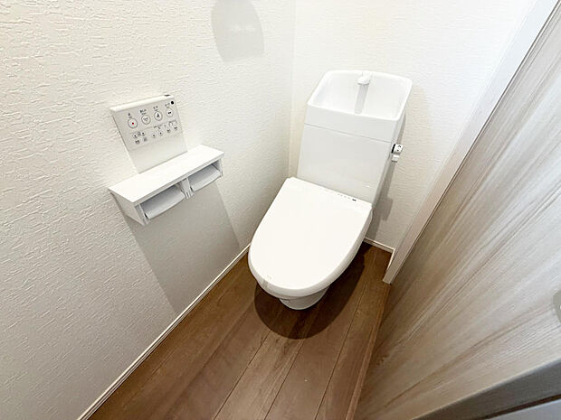 ☆ウレシイシャワートイレ☆1階・2階に完備！パパとのトイレ争いに終止符！！