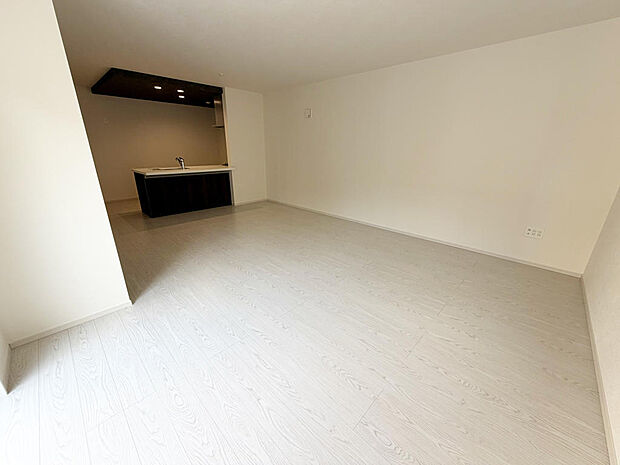 ☆大変明るいリビング☆広々した空間で家族との大切な時間をお過ごしください！！