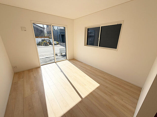 ☆大変明るいリビング☆広々した空間で家族との大切な時間をお過ごしください！！