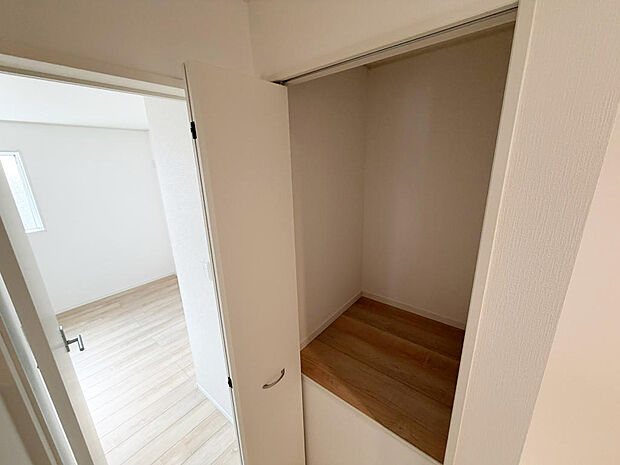 ☆2階☆廊下にある収納☆