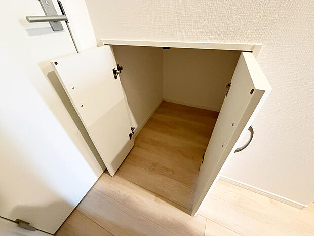 ☆1階☆廊下にある収納☆