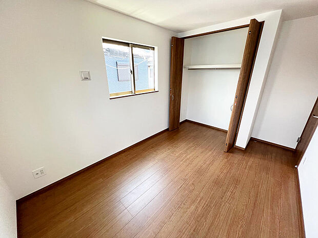 ☆各部屋大型収納完備☆子供部屋・主寝室にお好きにコーディネートしよう！！