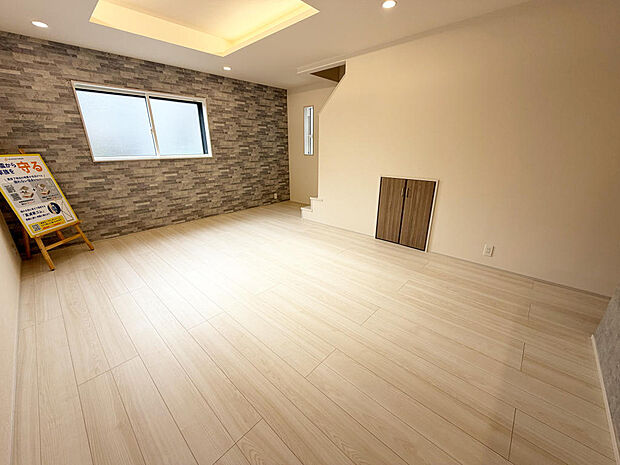 ☆大変明るいリビング☆広々した空間で家族との大切な時間をお過ごしください!!