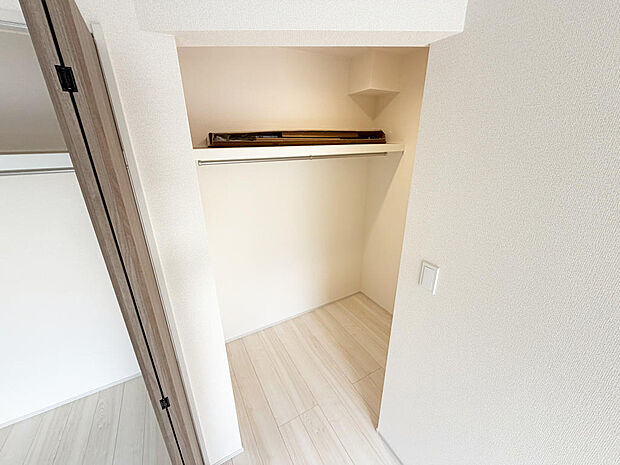 ☆ウォークインクローゼット☆テレワーク・趣味部屋でも!!