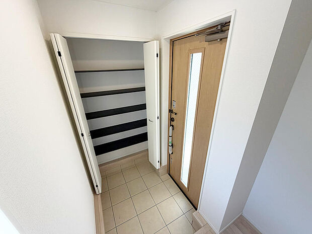 ☆大型シューズクローゼットがあります☆便利です！！