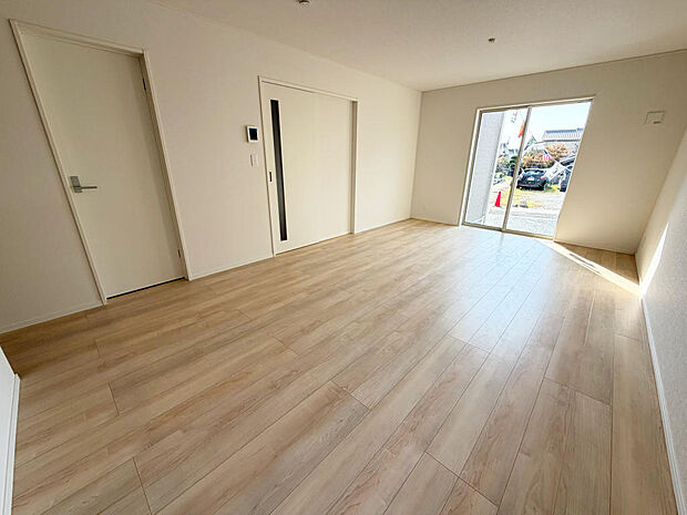 ☆大変明るいリビング☆広々した空間で家族との大切な時間をお過ごしください！！