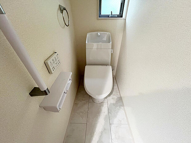 ☆ウレシイシャワートイレ☆1階・2階に完備!パパとのトイレ争いに終止符!!