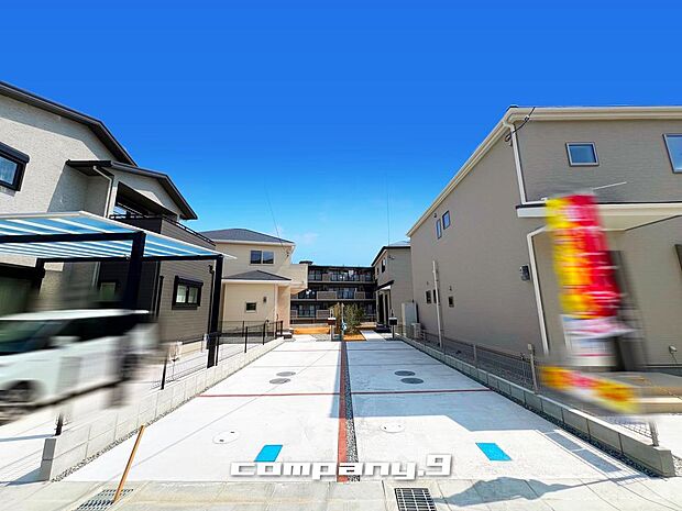 ☆現地外観写真☆FirstTown-龍田西2号棟☆ほっこりとした街並☆土地広々74坪☆ガレージ2台☆日当たり良好☆庭・和室☆全居室6帖以上☆南面バルコニー☆前道6m☆網戸・シャッター(1階のみ)☆