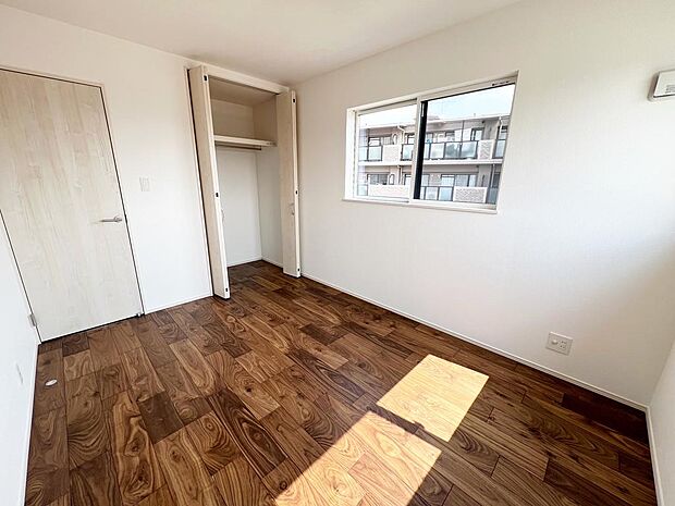 ☆各部屋大型収納完備☆子供部屋・主寝室にお好きにコーディネートしよう!!