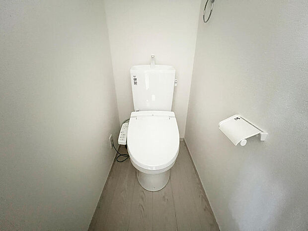 ☆ウレシイシャワートイレ☆1階・2階に完備！パパとのトイレ争いに終止符！！