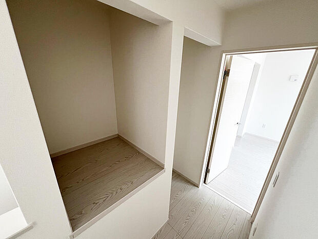 ☆２階☆廊下にある収納☆