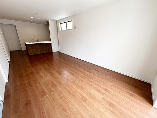 ☆大変明るいリビング☆広々した空間で家族との大切な時間をお過ごしください！！