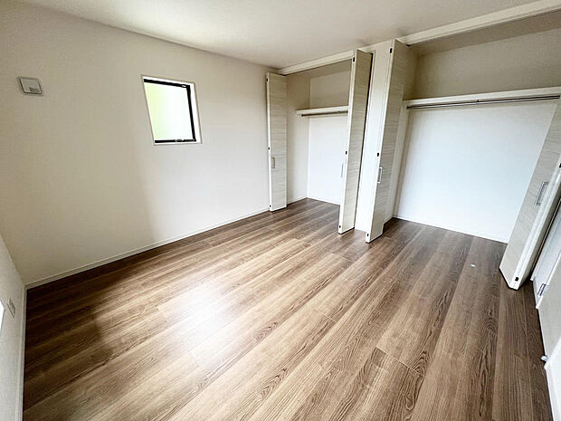 ☆各部屋大型収納完備☆子供部屋・主寝室にお好きにコーディネートしよう!!