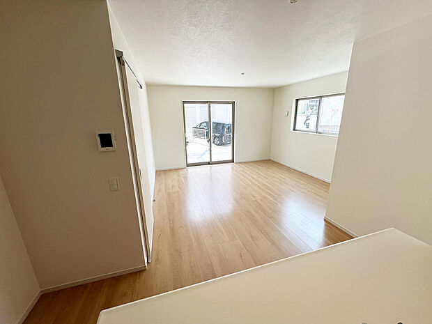 ☆大変明るいリビング☆広々した空間で家族との大切な時間をお過ごしください！！