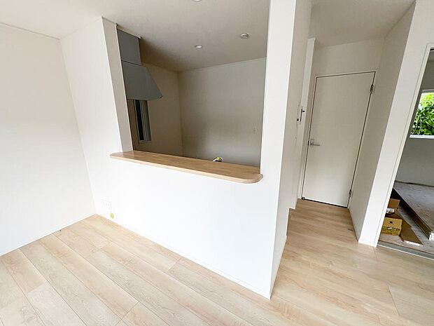 ☆大型のシステムキッチン☆対面式ですので家族と会話しながら楽しくクッキング！！